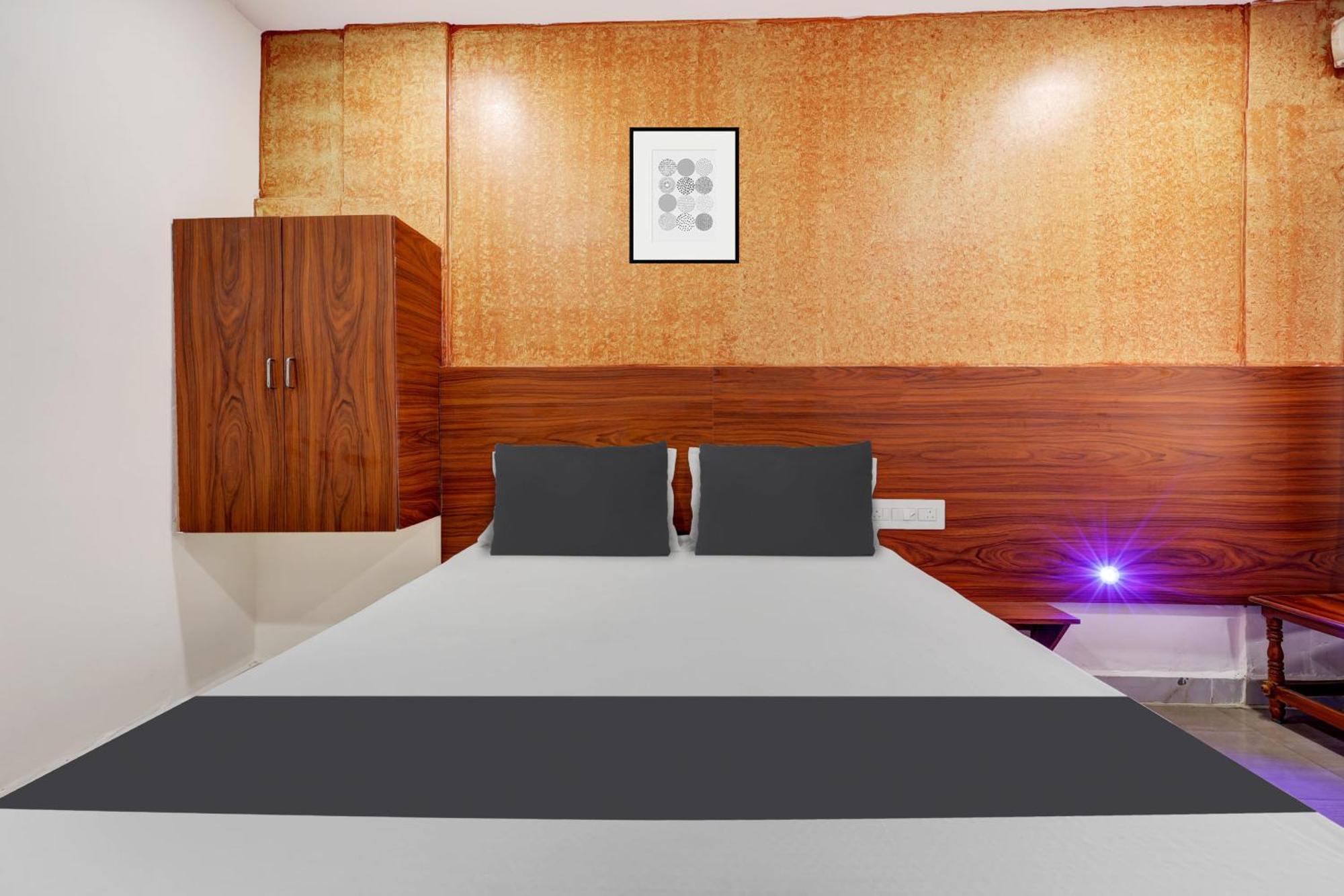 Hotel O Gangothri Lodge Visákhapatnam Kültér fotó