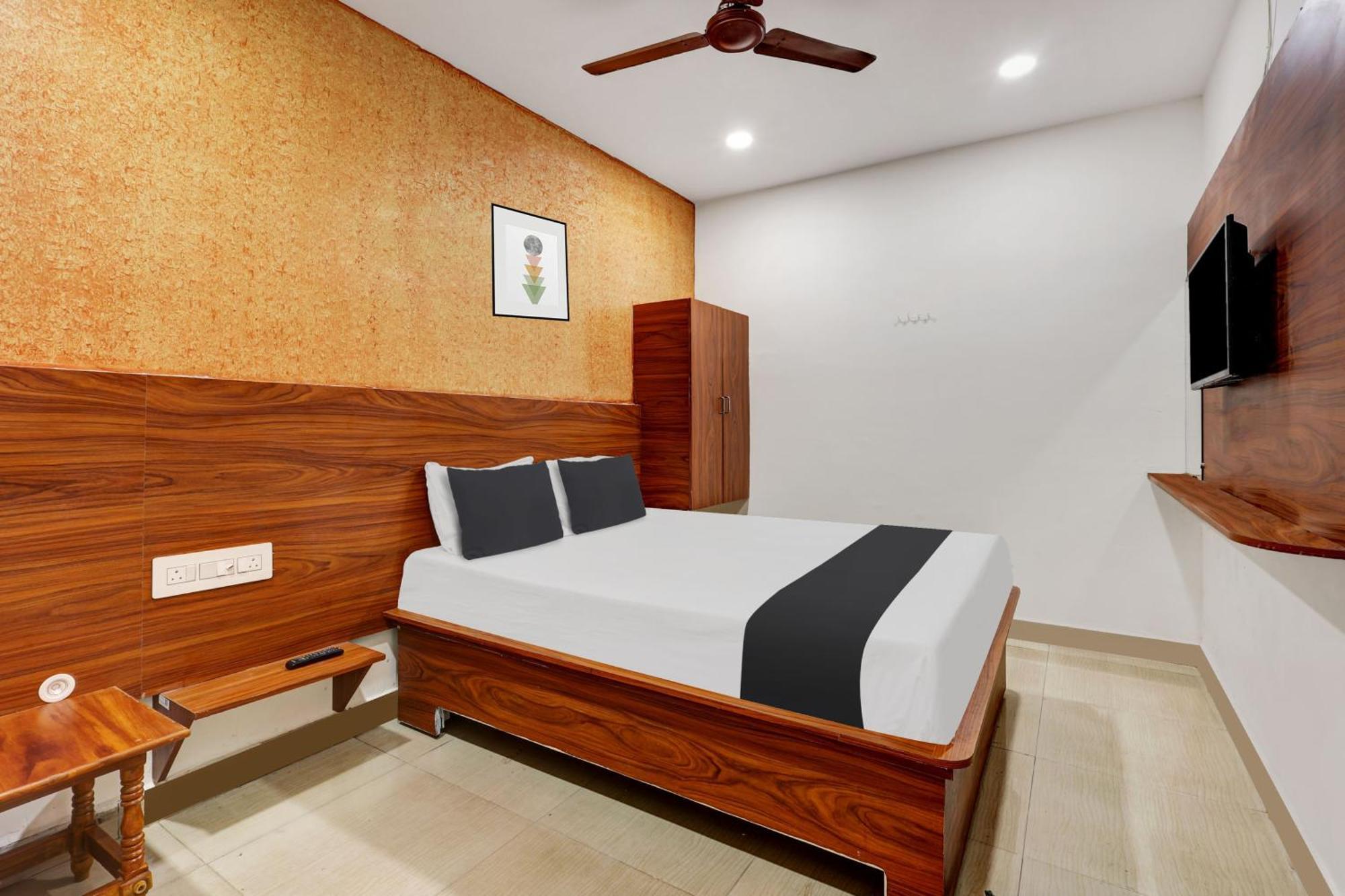 Hotel O Gangothri Lodge Visákhapatnam Kültér fotó