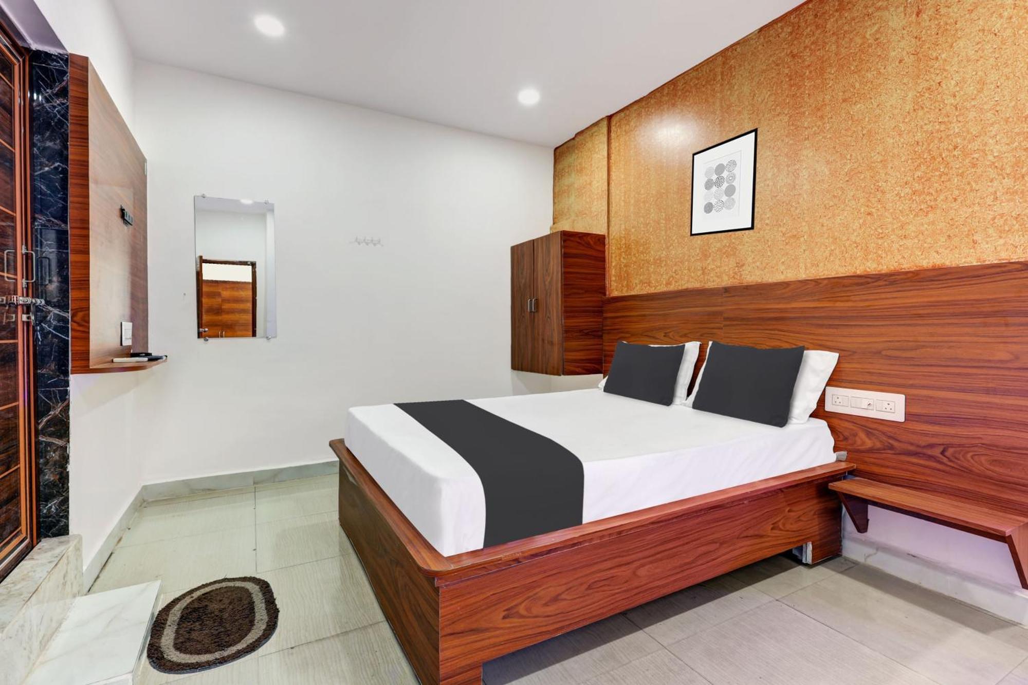 Hotel O Gangothri Lodge Visákhapatnam Kültér fotó