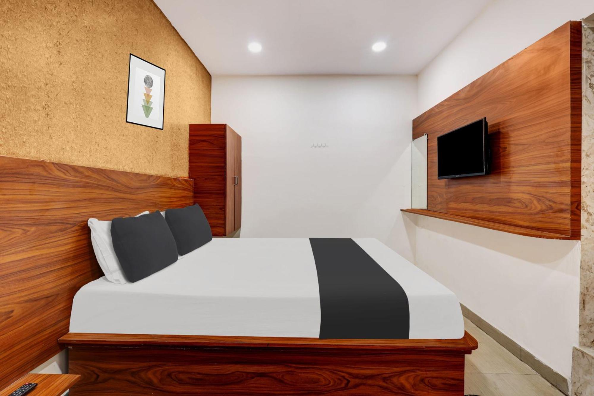 Hotel O Gangothri Lodge Visákhapatnam Kültér fotó